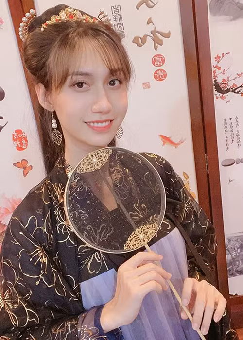 Thông tin Lynk Lee đổi tên Tô Ngọc Bảo Linh nhận được sự chú ý của nhiều khán giả. Theo đó, Lynk Lee giữ nguyên họ Tô và tên Linh nhưng thay đổi tên đệm Mạnh thành Ngọc Bảo.