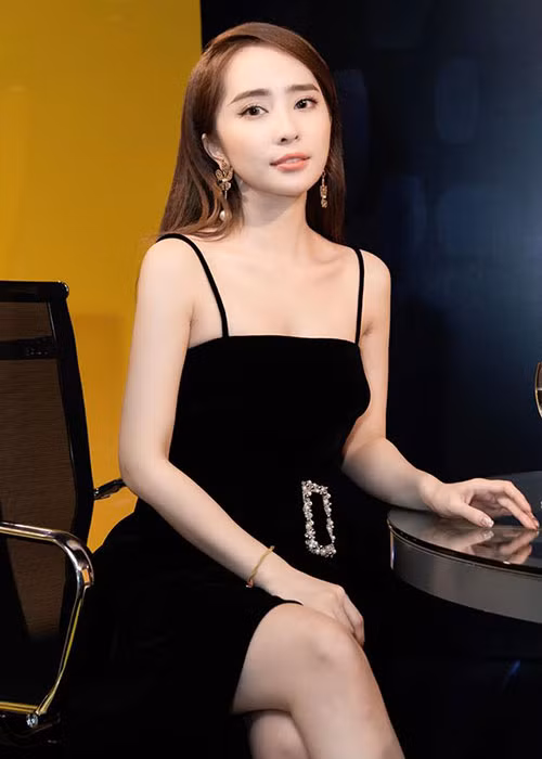 Mặc dù N không thực hiện được ý đồ nhưng đã gọi điện đe dọa Quỳnh Nga và yêu cầu Quỳnh Nga lấy 50 triệu để đổi lại cuộc sống bình yên. Sau đó, Quỳnh Nga đã nhờ đến pháp luật để giải quyết vụ việc.