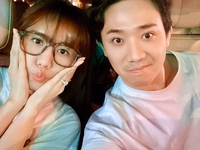 Hồi tháng 7/2019, Trấn Thành bức xúc vì một tài khoản có tên T.N.C để lại những bình luận ác ý rằng Hari Won sẽ không thể mang thai vì mắc bệnh ung thư cổ tử cung và cho đó là "nhân quả" của Trấn Thành - Hari Won.