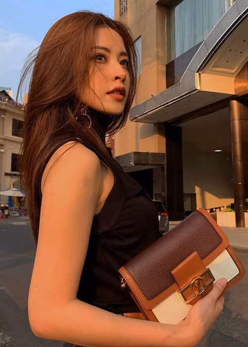 "Này mấy bạn. Lăng mạ, xúc phạm danh dự, nhân phẩm của người khác, đặc biệt là bịa đặt, lan truyền những thông tin sai sự thật là hoàn toàn có thể bị truy cứu hình sự đó nhé. Và nick có ảo tới cỡ nào, thì cũng truy ra và tới tận nhà lôi lên đồn được hết đấy”, Chi Pu đăng đàn.