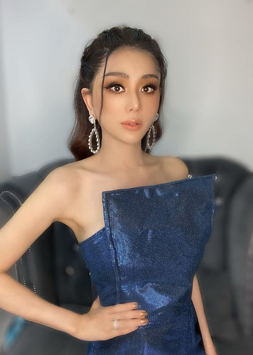 Cách đây ít lâu, Lâm Khánh Chi rất bức xúc khi bị chê gương mặt mộc của cô khi tháo lens mắt thì trở nên nhăn nheo, lộ quầng thâm.