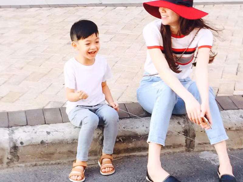 7 năm trước, Hồ Ngọc Hà viết tâm thư xúc động dành cho con trai khi lưu diễn ở Mỹ.