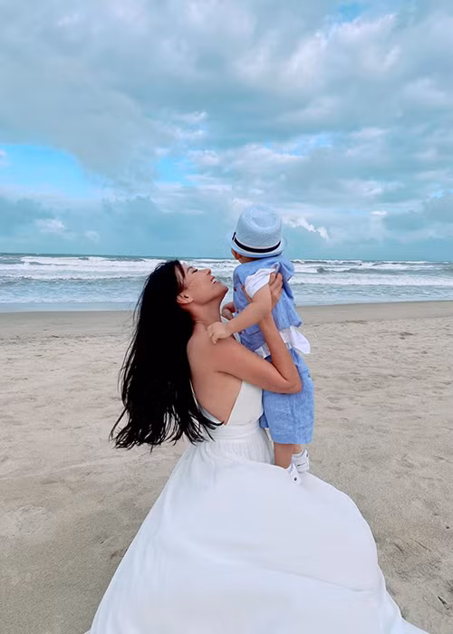 Sau khi sinh con, Thúy Diễm nhanh chóng trở lại với công việc.