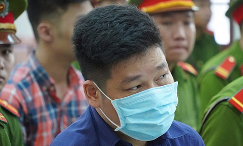 Giam doc goi giang ho vay xe cong an: Truy to them toi tron thue