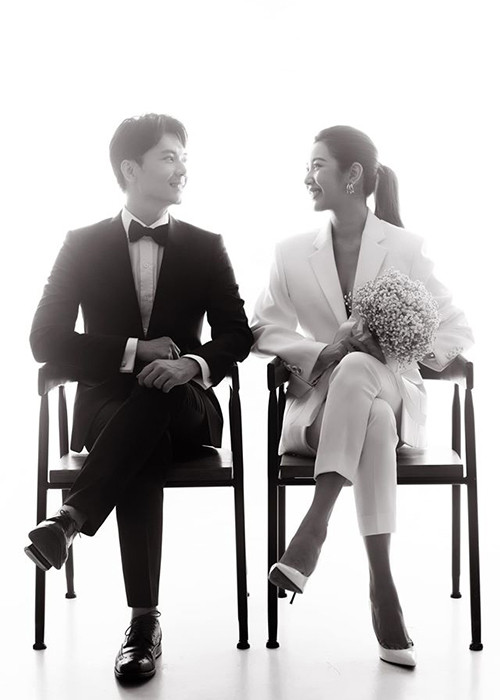 Thúy Vân và chồng đã chụp ảnh cưới ở studio và đặt tiệc tại một khách sạn 5 sao.