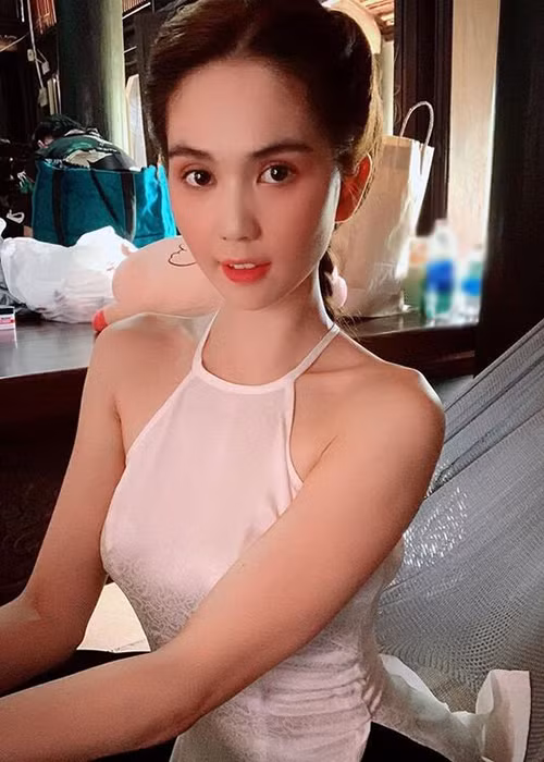 Không ít khán giả chê Ngọc Trinh trông kém sức sống khi giảm cân quá đà.