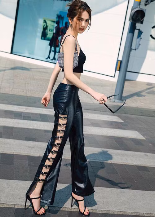 Ngọc Trinh dường như không bận tâm đến những lời khen chê về nhan sắc hiện tại.