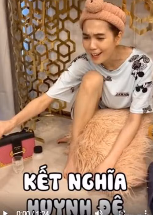 Trước đó, "nữ hoàng nội y" thừa nhận cô giảm cân để có vóc dáng gầy vì người yêu thích cũng như cô sẽ đẹp khi chụp ảnh.