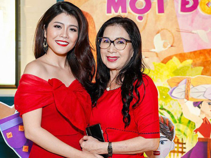 Con trai nghệ sĩ Kim Xuân kết hôn với MC Thanh Phương. Nữ MC 8x này tiết lộ cô luôn được mẹ chồng yêu thương, che chở và tôn trọng ý kiến. Ảnh: Thế giới trẻ