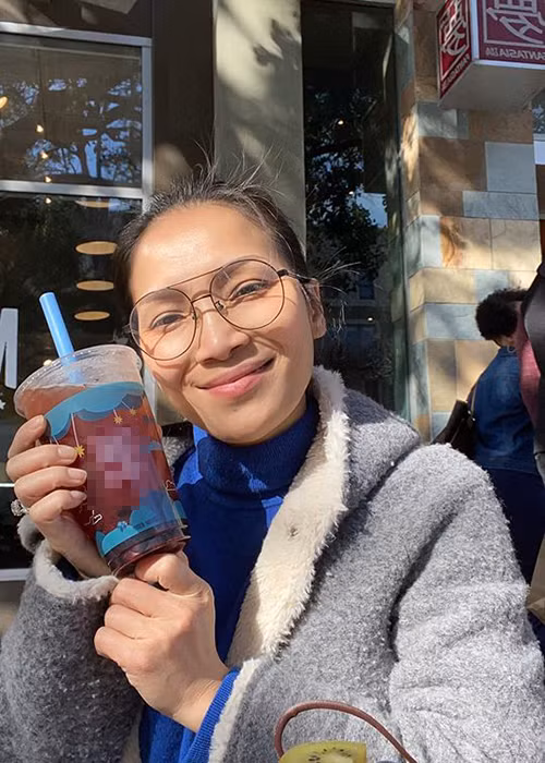 Trong cuộc phỏng vấn trên Ngôi sao, Hồng Ngọc cho biết, cô tập bỏ thói quen chụp ảnh ảo.