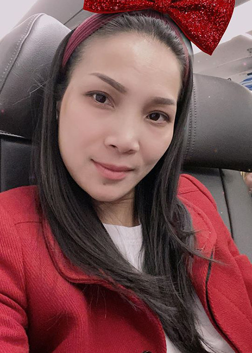 Hồng Ngọc là một trong những nữ ca sĩ chăm để mặt mộc.