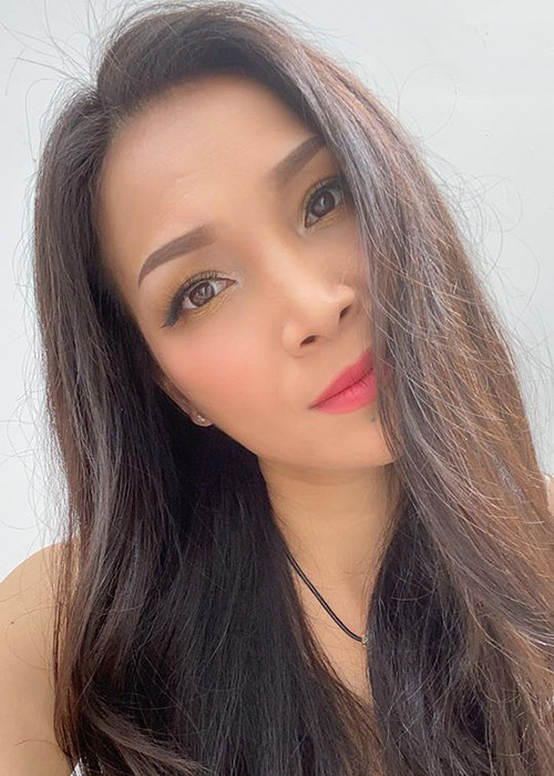 Nhan sắc của Hồng Ngọc ở tuổi 42, đã làm mẹ 3 con ngày càng đằm thắm.