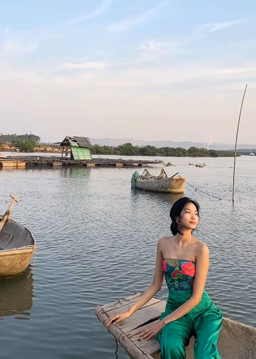 Chân dài gốc Thanh Hóa cho biết, cô có nhiều dự án mới cần thực hiện nên muốn tập trung.