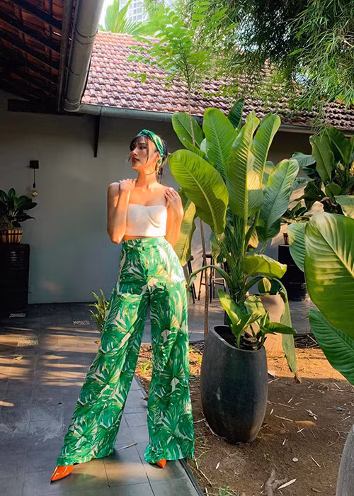 Trước đó, Hoàng Thùy từng bị nghi nâng ngực chuẩn bị cho cuộc thi Hoa hậu Hoàn vũ Thế giới 2019.