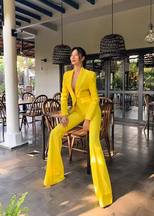 Sau thành tích top 20 Hoa hậu Hoàn vũ Thế giới 2019, Hoàng Thùy quyết định dừng thi nhan sắc.