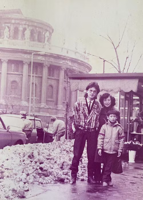 Bố của Huyền My từng có khoảng thời gian du học tại nước ngoài.