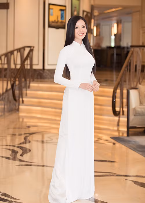 Với vai trò cũng như lòng trắc ẩn của mình, Thùy Tiên đã đóng góp cho cộng đồng bằng nhiều hoạt động thiện nguyện ý nghĩa. Còn Thúy Vi vào cuối năm 2019 đăng quang Hoa khôi Du Lịch Cần Thơ.