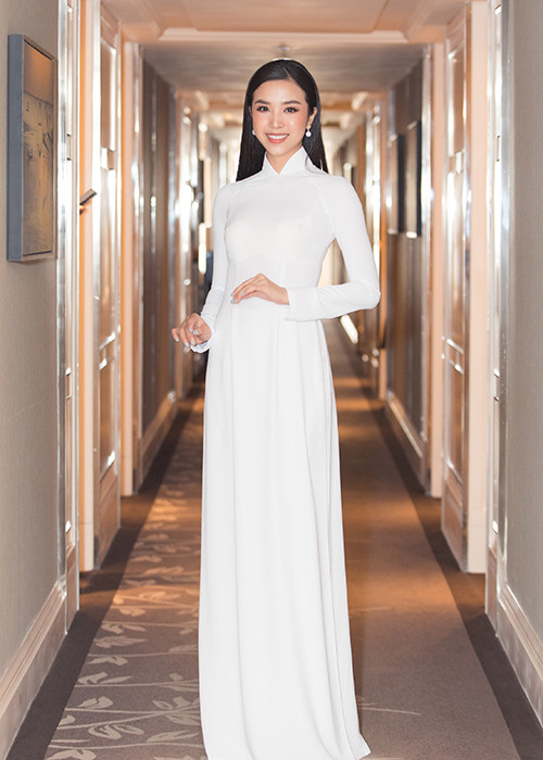 Á hậu Thúy An có sự đổi mới trong phong cách. Cô trở nên quyến rũ, cá tính hơn.