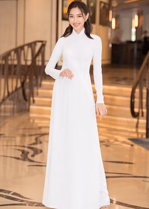 Bên cạnh đó, Thùy Tiên và Thúy Vi cũng là hai gương mặt thu hút không kém cạnh dàn hoa hậu, á hậu tại buổi họp báo.