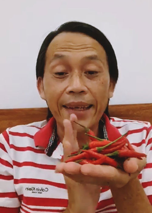 Su that Hoai Linh ban hang online de kiem tien mua COVID-19