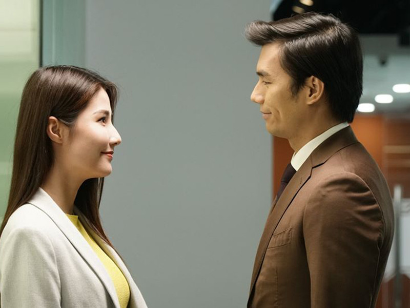 Ngoài Bích Ngọc, Nhan Phúc Vinh còn đóng cặp với Diễm My 9x trong "Tình yêu và tham vọng".