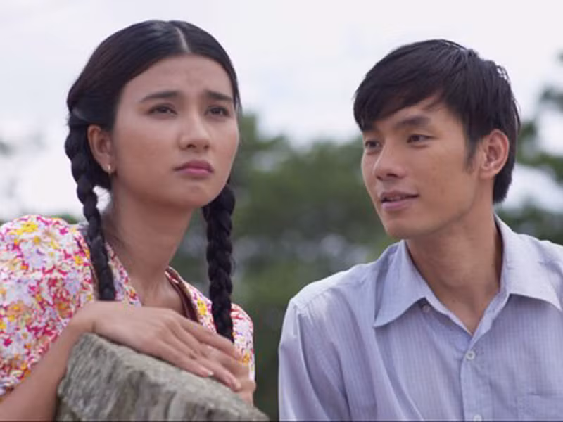 Trong "Mộng phù hoa", Nhan Phúc Vinh vào vai mối tình đầu của đệ nhất mỹ nhân Sài thành do Kim Tuyến đóng.