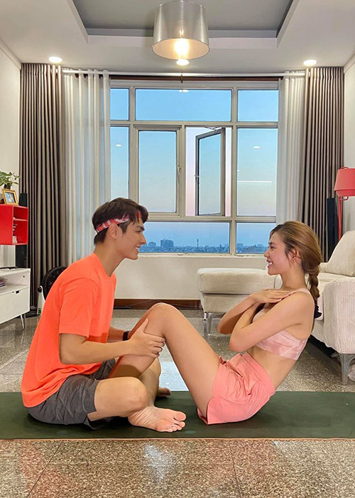 Vợ chồng Chúng Huyền Thanh duy trì việc tập thể dục cùng nhau.