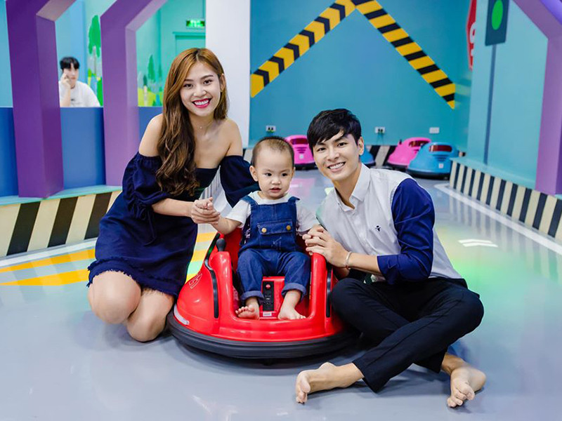 "Như bao người mẫu trẻ quốc tế đã có con sớm mà họ vẫn rất thành công đó thôi và Thanh đã lấy đó làm nguồn cảm hứng để mình cố gắng", Huyền Thanh chia sẻ.