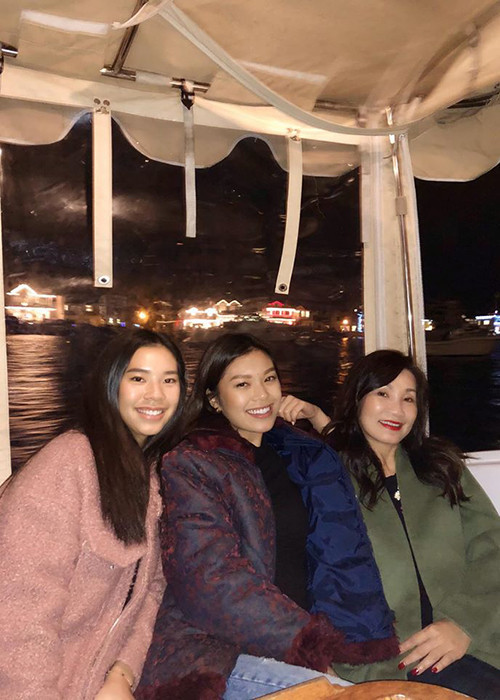 Hồng Đào dành nhiều thời gian hơn cho hai con gái sau khi ly hôn.