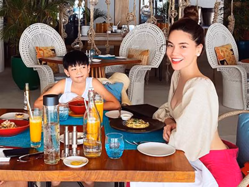 Người hâm mộ chờ đợi Hồ Ngọc Hà chính thức lên tiếng về thông tin bầu bí lần 2.