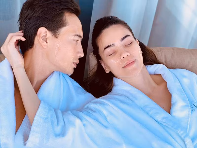 Bạn gái của Kim Lý không ngại để mặt mộc.