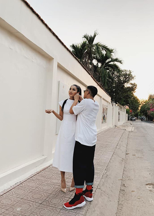 Khi Hoài Sa tham gia Hoa hậu Chuyển giới Quốc tế 2020, cô nhận được sự ủng hộ của Trọng Hiếu.