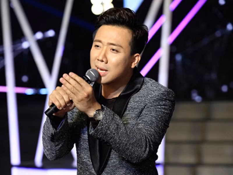 Nhắc đến scandal của Trấn Thành, không thể không nói đến lùm xùm bị cấm sóng. Năm 2017, có thông tin anh bị Đài truyền hình Vĩnh Long "cấm cửa", loại khỏi ghế nóng trong một chương trình dành cho thiếu nhi. Ảnh: Ngôi sao