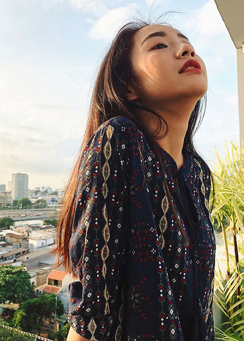 Cô gái trẻ cho biết bản thân yêu diễn xuất nhất nhưng cũng thích viết, làm video và radio.