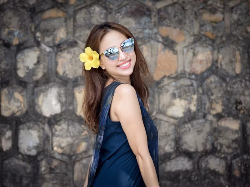 "Tôi nghĩ một người thực sự yêu mình sẽ cho mình sự bình yên như ở nhà. Khi bạn ở cạnh một người mà cảm thấy bất an, đó không phải là tình yêu nữa", bà mẹ một con tâm sự.