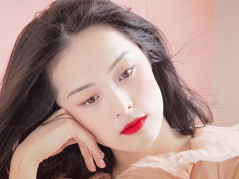 Khi cuộc tình với đại gia phố núi tan vỡ, tên tuổi của Hạ Vi cũng đi xuống. Ảnh: Vietnamnet