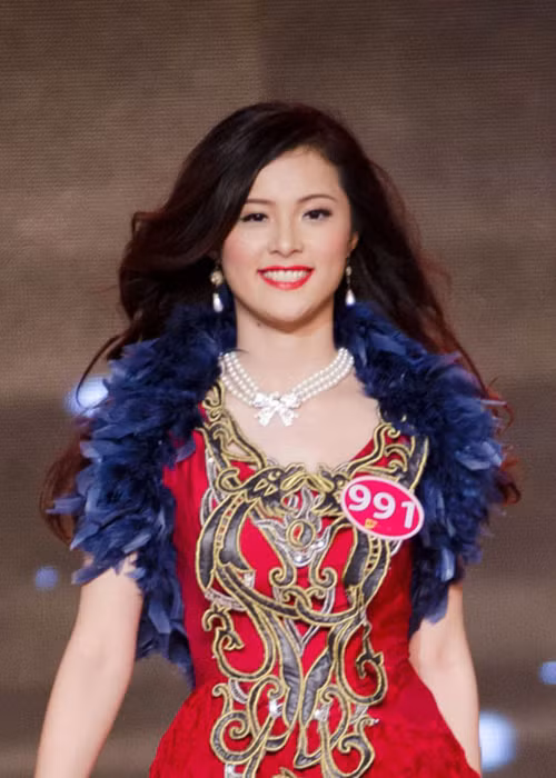 Năm 2012, Hạ Vi tự tin tham gia cuộc thi Hoa hậu ảnh do báo Phụ nữ đăng cai tổ chức. Ảnh: Người nổi tiếng