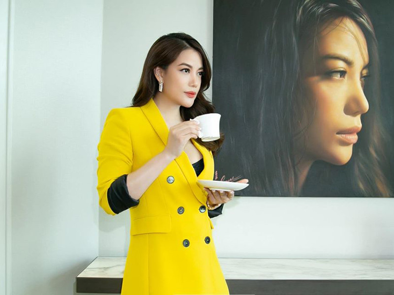 Năm 2019, trong cuộc phỏng vấn trên Zing, Trương Ngọc Ánh khen bạn trai là người bản lĩnh, từng trải, hiểu đối phương muốn gì và hỗ trợ về tinh thần rất lớn cho cô. “Anh ấy không làm trong nghệ thuật nhưng thông cảm cho đam mê với điện ảnh của tôi", cô nói.