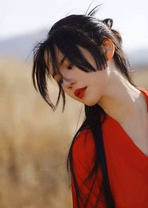 Đóng "Ỷ thiên đồ long ký 2020", Khâu Ý Nông vào vai Chu Chỉ Nhược.