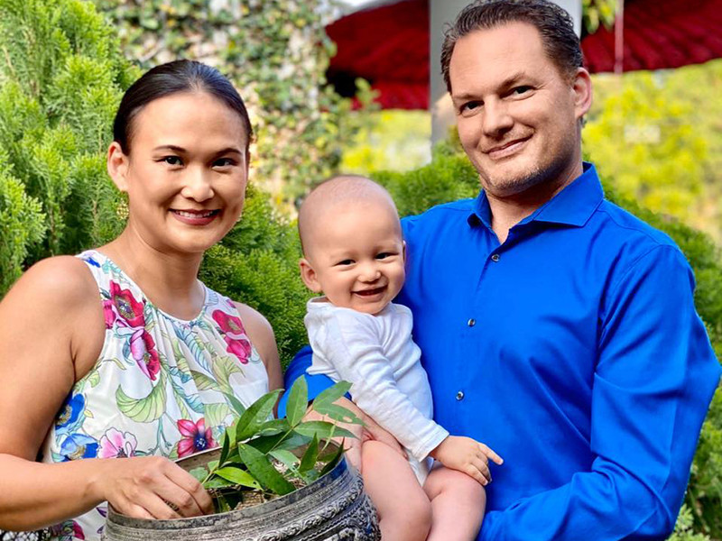 Chồng cũ của Hồng Nhung có cuộc sống hạnh phúc bên vợ con.