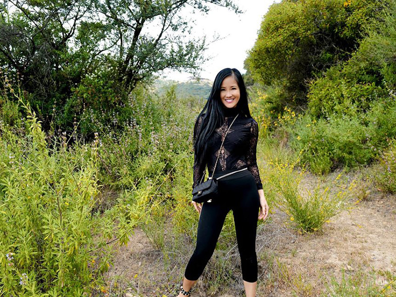 Hồng Nhung hiện tại trẻ trung hơn so với tuổi 50.