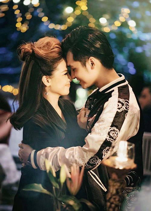 Kỉ niệm 9 năm yêu nhau, Hà Anh đã đăng tải bức ảnh cùng người yêu kèm lời nhắn nhủ ngọt ngào bằng tiếng Anh: “9 years already! No matter what life is going to give. I will always be thankful to you…” (9 năm rồi! Cho dù cuộc sống có ra sao đi nữa, anh vẫn luôn biết ơn em…).