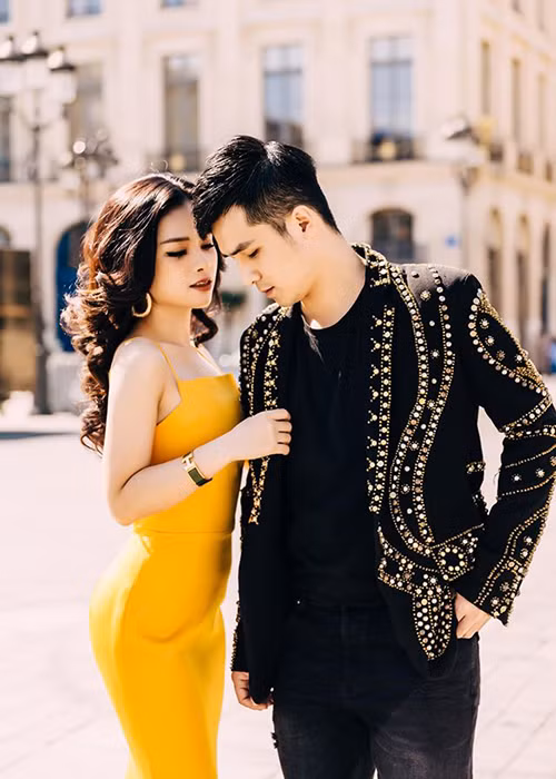 "Cả hai còn yêu nghề quá nên vẫn muốn dồn sức cho công việc, tôi đợi duyên tới", cô nói.