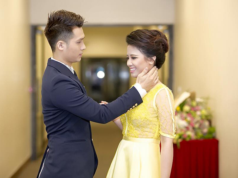 Hà Anh cho biết, khi chia tay, cả hai giữ mối quan hệ quản lý với ca sĩ và đồng nghiệp của nhau. Sau đó, bố của Hà Anh bị bệnh nặng phải nằm viện. Lúc này, Hoàng Yến vào viện chăm sóc bố bạn trai cũ trong suốt một tháng.