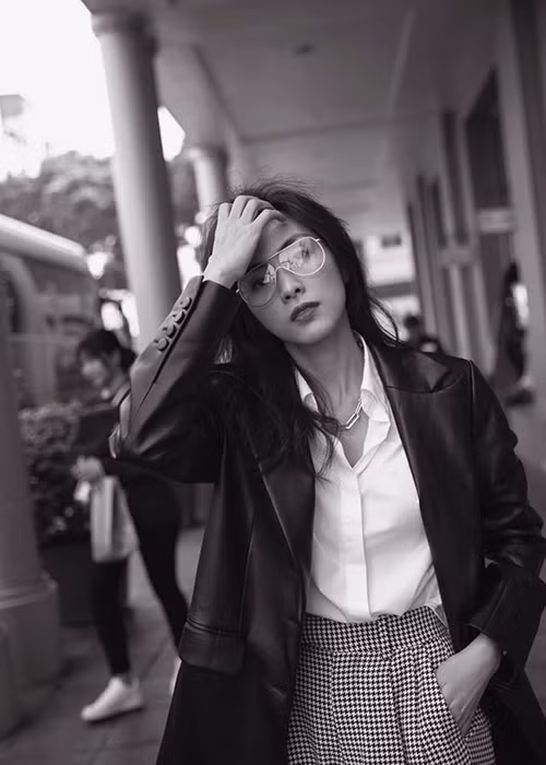 Hà Tăng giữ được thần thái xuất sắc song rất dễ sụt cân.