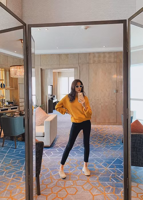 Nhiều người cho rằng nữ diễn viên chủ động giảm cân. Tuy nhiên, bạn thân Quang Tuyến lại tiết lộ điều không ai ngờ. Theo Quang Tuyến, Hà Tăng gầy bởi cô tiêu hao năng lượng khá nhiều cho công việc và chăm sóc con cái.