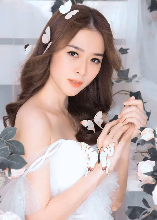 Nhan sắc hiện tại của Diệp Bảo Ngọc được khen ngợi mặn mà hơn.