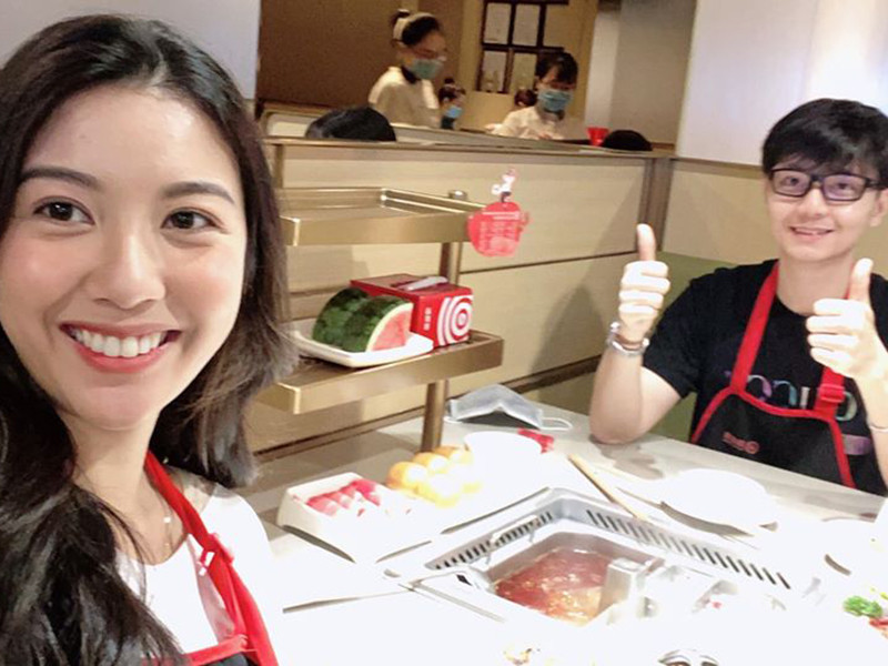 Mối quan hệ giữa Thúy Vân và mẹ của bạn trai dường như đang rất tốt đẹp.