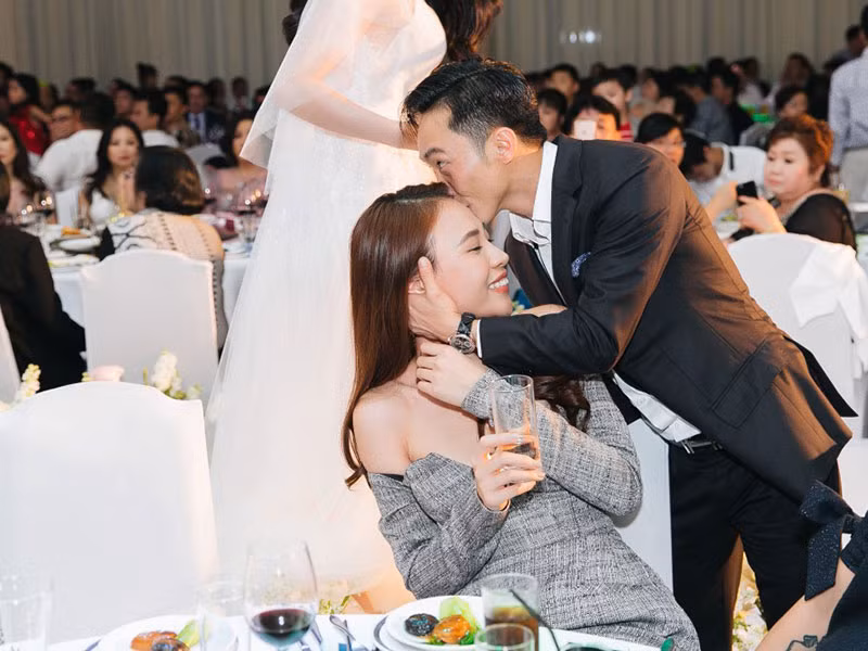 Trong khi Hồ Ngọc Hà được cho là sắp tái hôn, Cường Đô la - chồng cũ của nữ ca sĩ đang tận hưởng cuộc sống hôn nhân viên mãn.