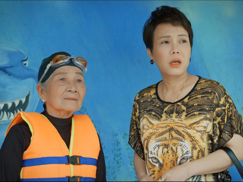 Việt Hương được đồng nghiệp ưu ái đặt biệt danh là “quái kiệt” bởi khả năng biến hóa khôn lường. Cô vào vai ngọt dù nhân vật già hay trẻ, dù chân chất hay gian xảo, bi hay hài. Ảnh: PLO